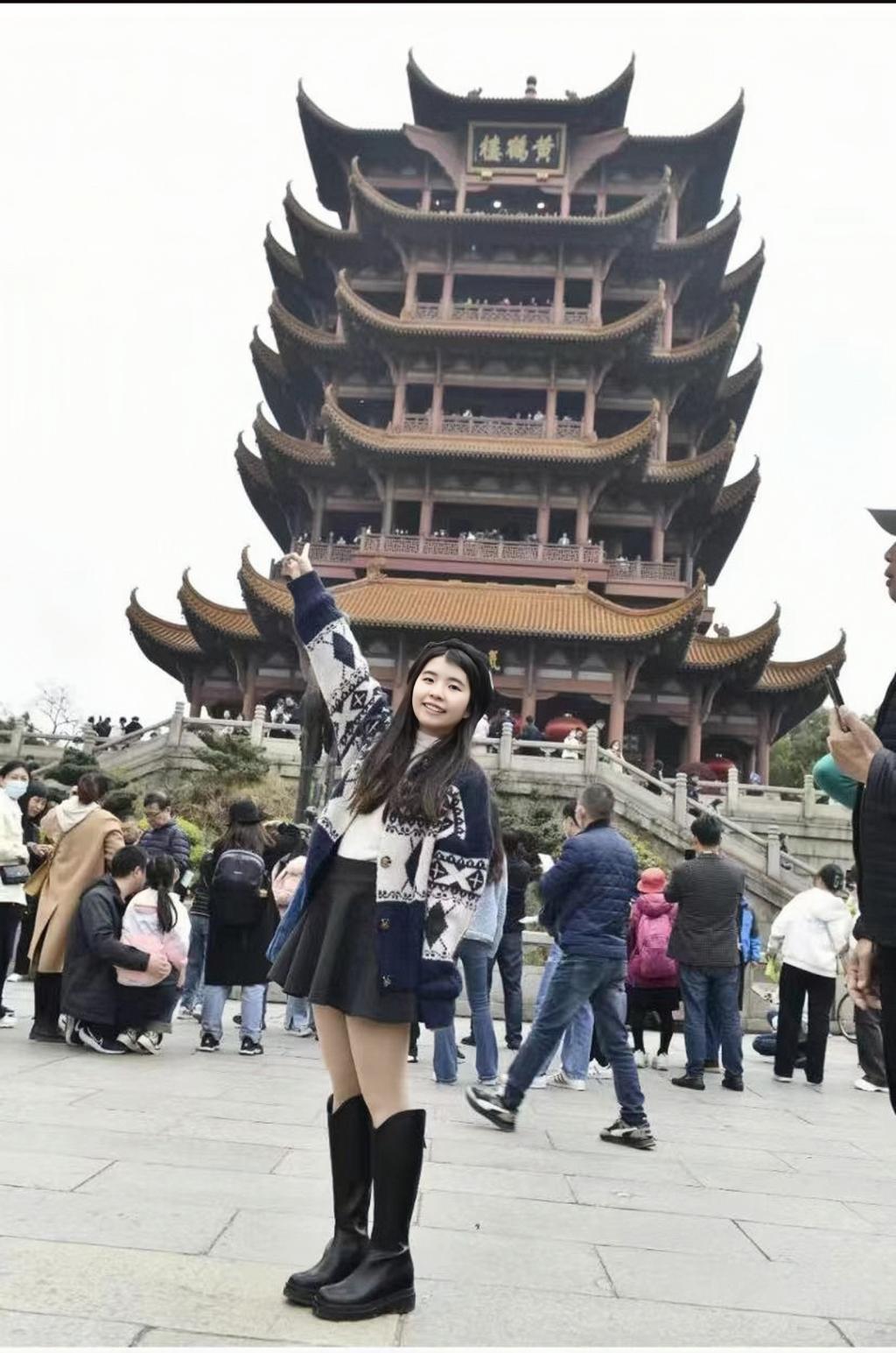 余芷茵.jpg 伟德bv国际体育